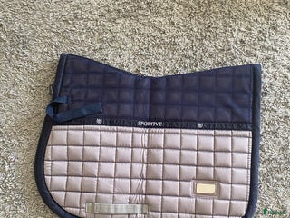 Schabrak & Vojlockar hästutrustning till salu: ES schabrak full i Slite - Annons 23