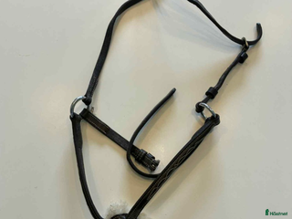 Träns hästutrustning till salu: Pularnosgrimma stl Cob i Söderköping - Annons 24