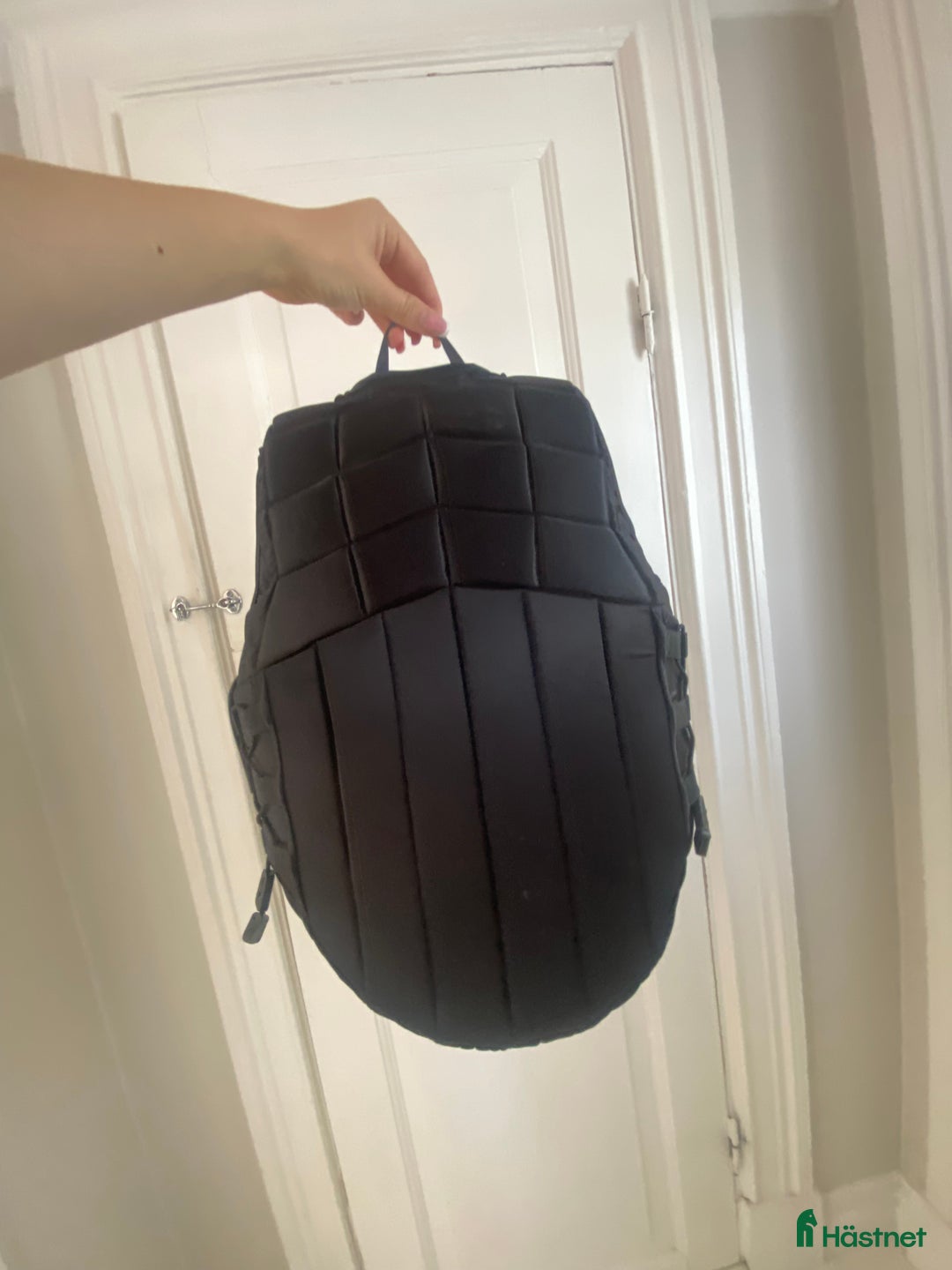 Säkerhetsvästar ryttarutrustning till salu: Oanvänd säkerhetsväst i jättefint skick i Lerum - Annons 2