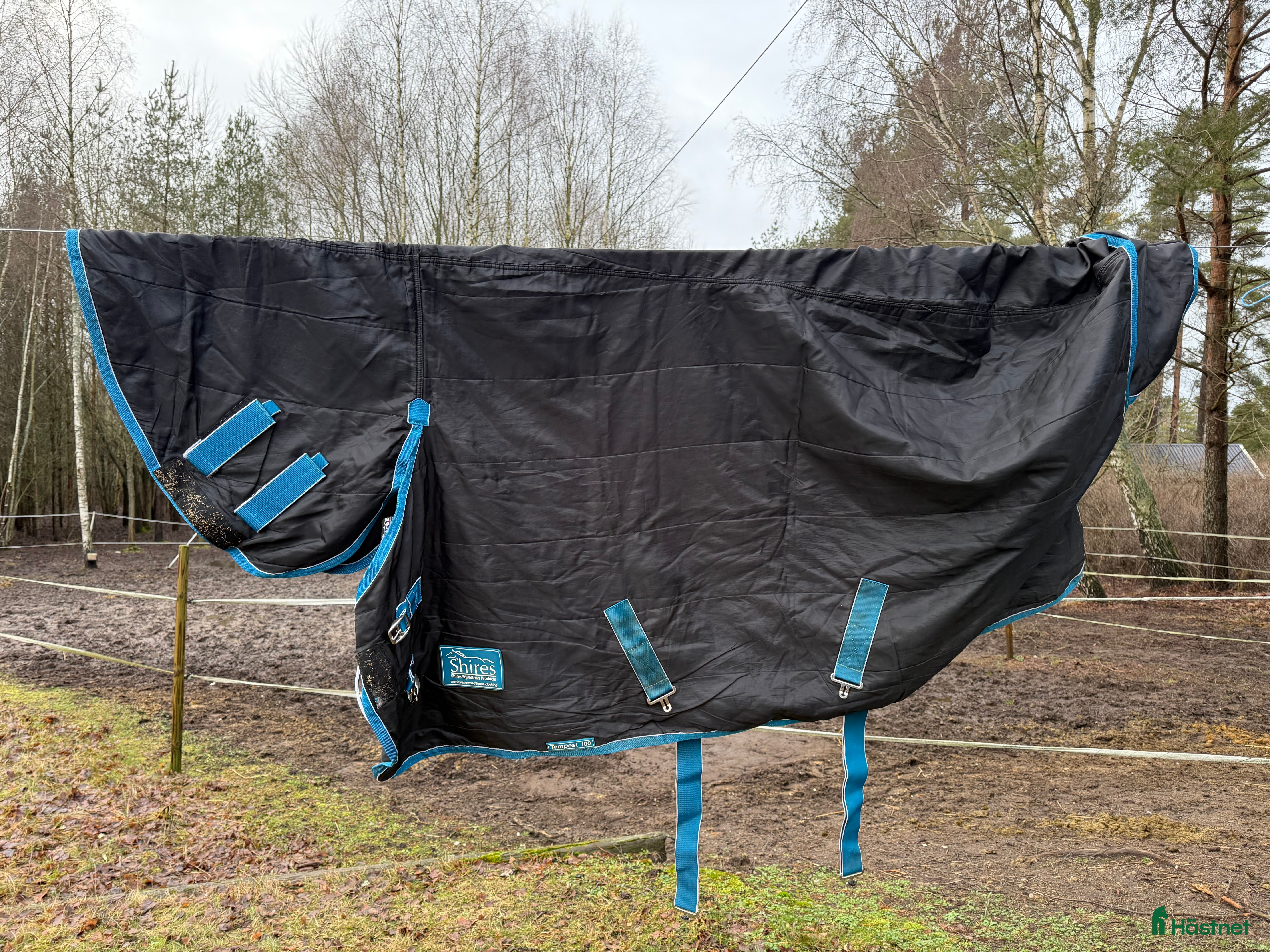 Täcken hästutrustning Stalltäcke m fast hals 125 cm i Visby - Annons 11