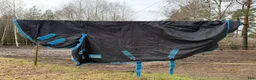Täcken hästutrustning till salu: Stalltäcke m fast hals 125 cm i Visby - Annons 1