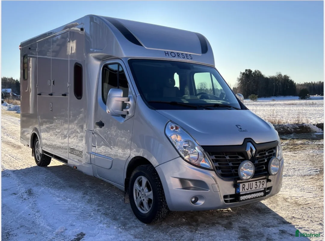 Hästlastbilar  fordon & transport till salu: Hästlastbil stuteri låga mil automat  - Annons 1