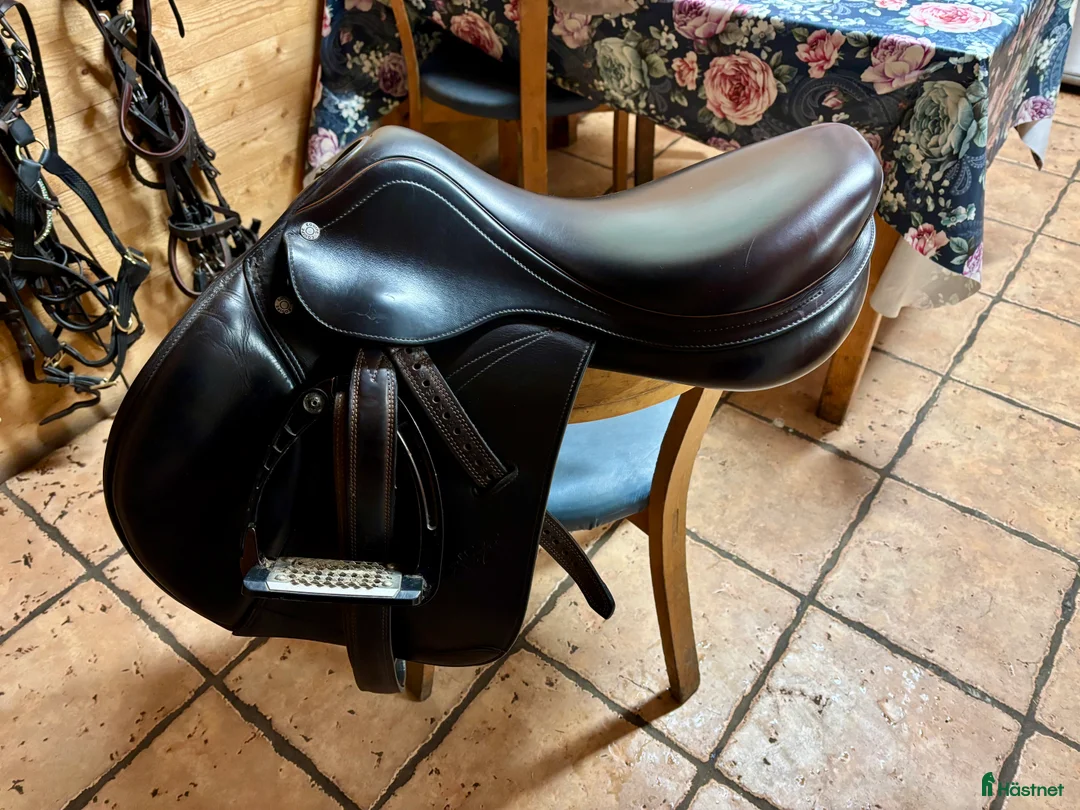 Sadlar hästutrustning till salu: Equipe Expression Special i fint skick  - Annons 3