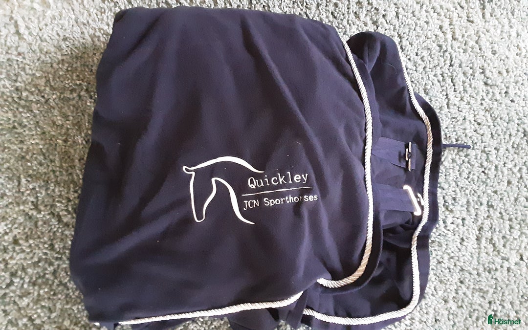 Täcken hästutrustning till salu: Nytt svett täcke i Bjuv - Annons 5