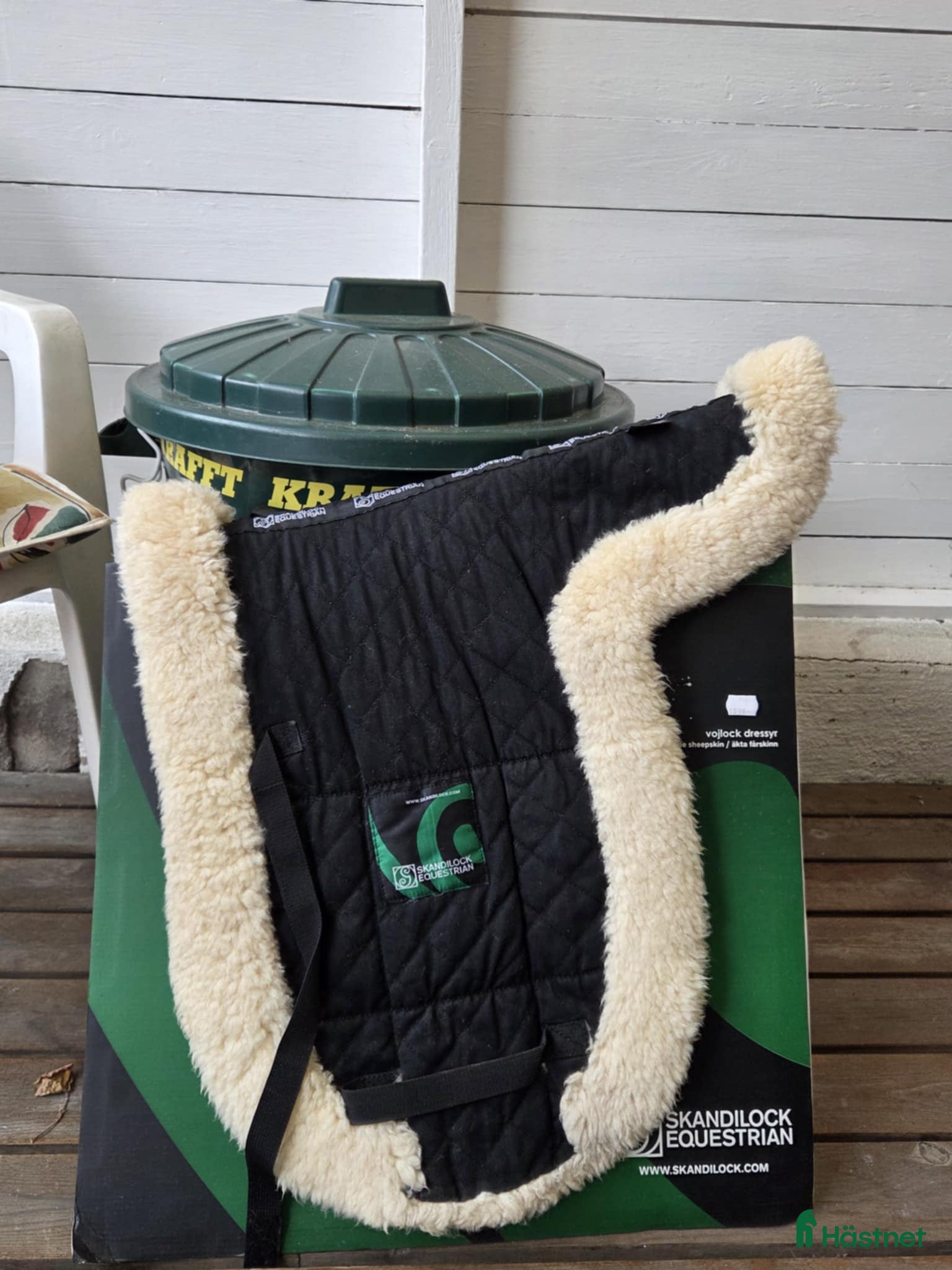 Schabrak & Vojlockar hästutrustning till salu: Dressyrvojlock fårskinn i Virsbo - Annons 5
