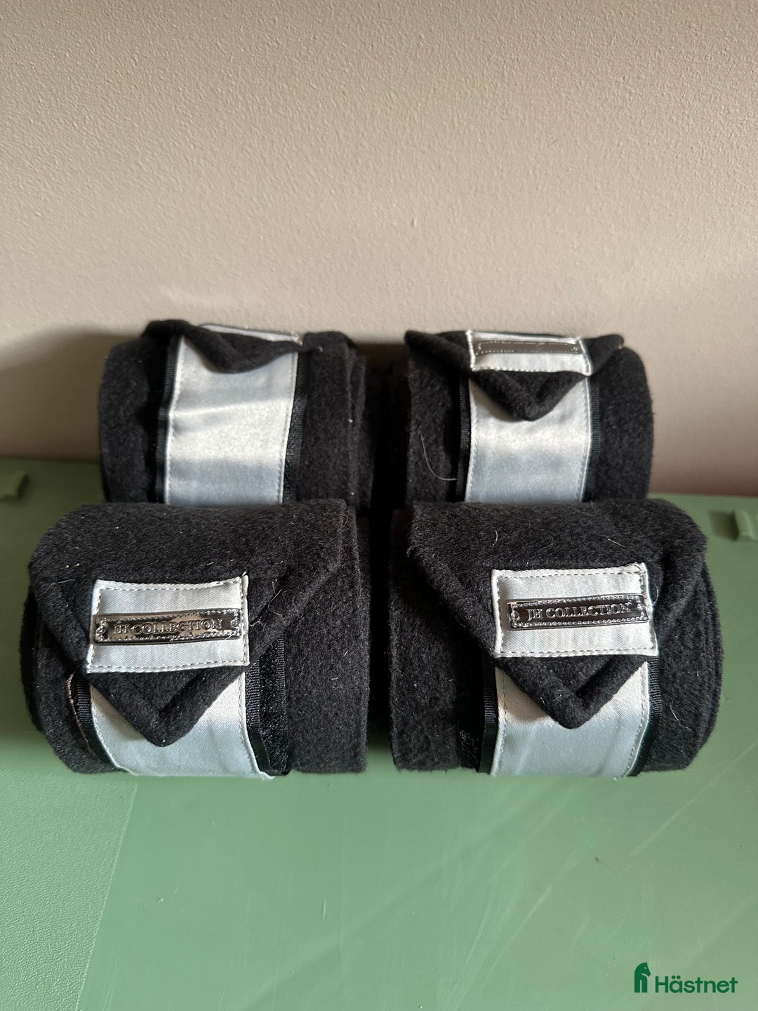 Benskydd hästutrustning till salu: Svarta benlindor i Perstorp - Annons 1