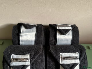 Benskydd hästutrustning till salu: Svarta benlindor i Perstorp - Annons 23