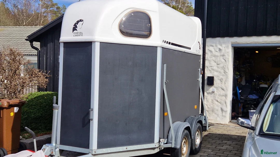 Hästtransporter  fordon & transport till salu: Välskött Cheval Liberte 2002XL i Ytterby - Annons 1
