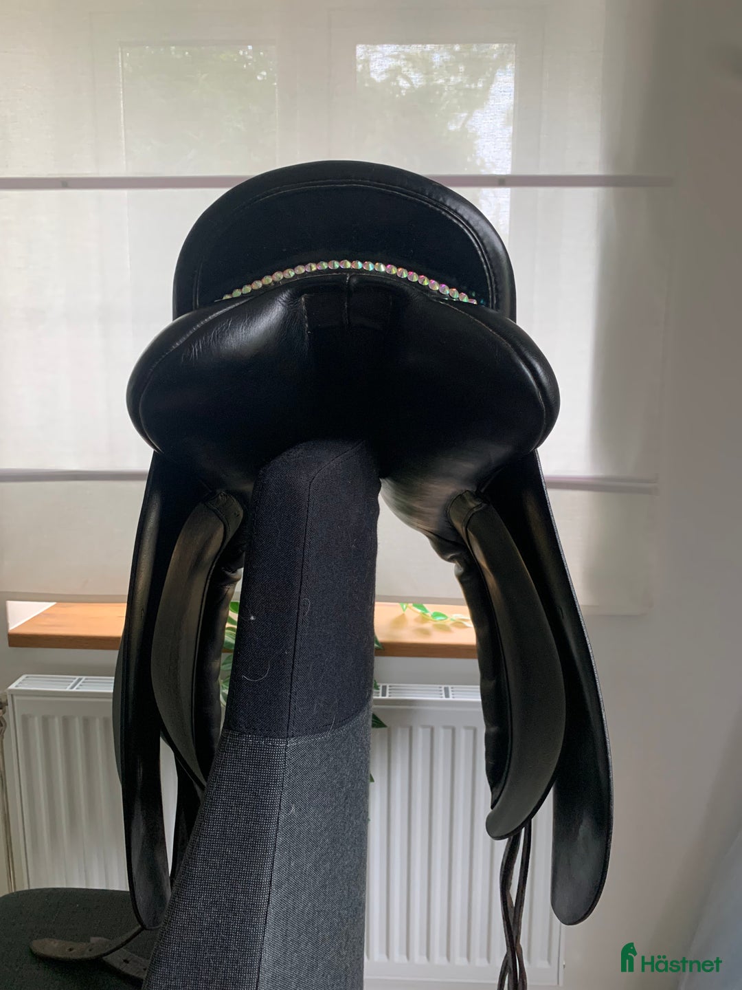 Sadlar hästutrustning till salu: Snygg välskött Karlslund sadel - Annons 3