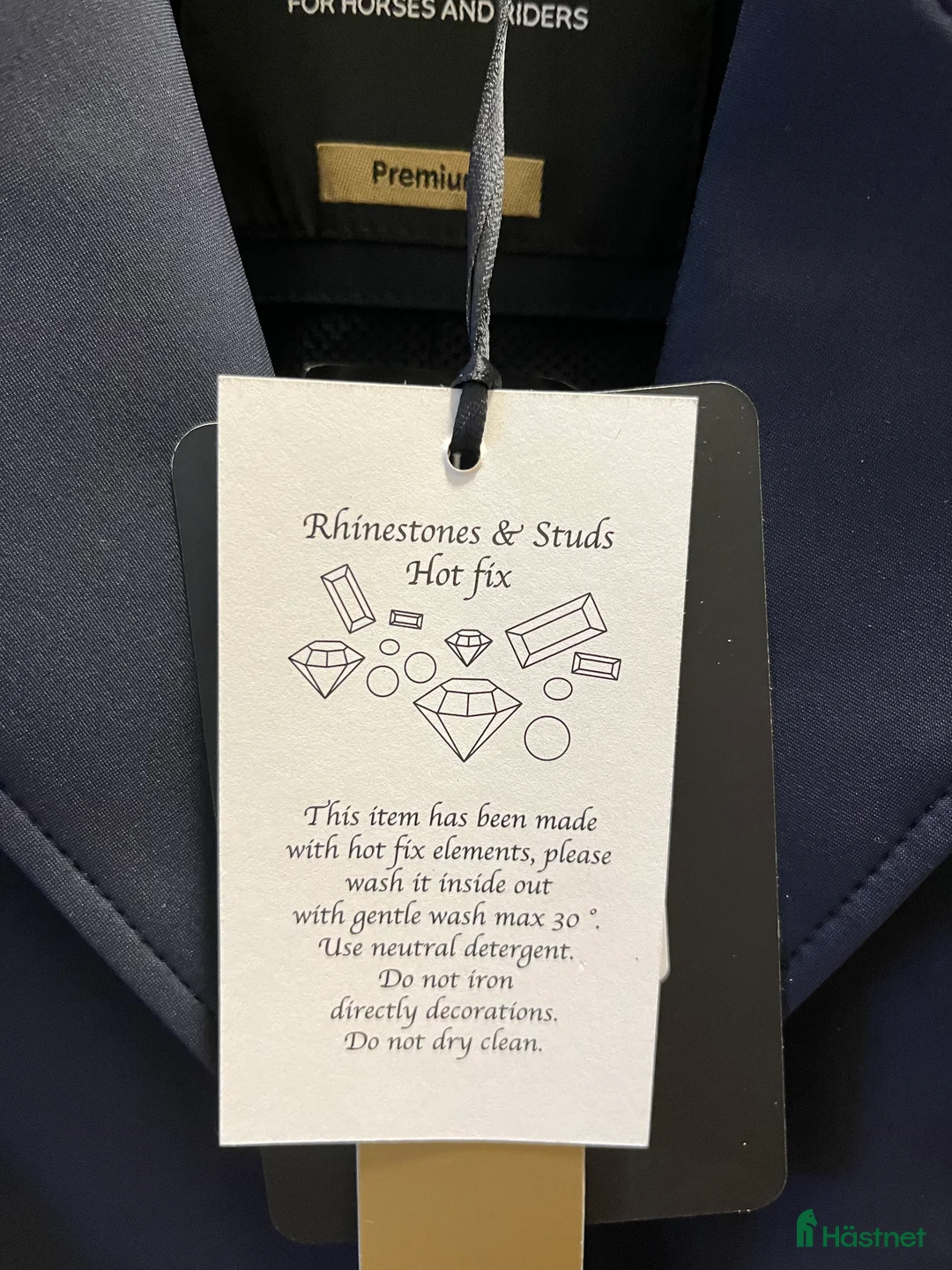 Jackor & Kavajer ryttarutrustning till salu: Världens finaste tävlingskavaj säljes i Smedstorp - Annons 8