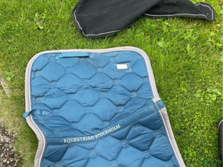 Schabrak & Vojlockar hästutrustning till salu: Equestrian Stockholm schabrak i Västerås - Annons 18