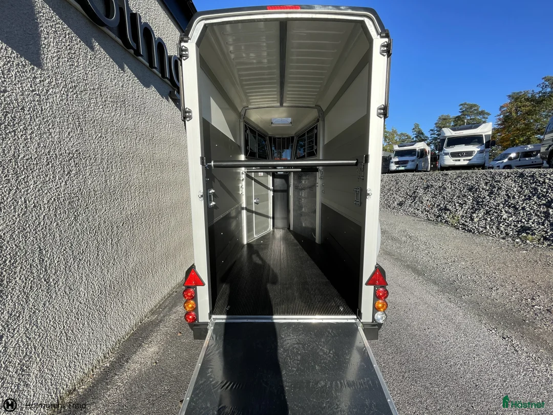 Hästtransporter  fordon & transport till salu: För 1 häst med kombiramp i Västervik - Annons 2