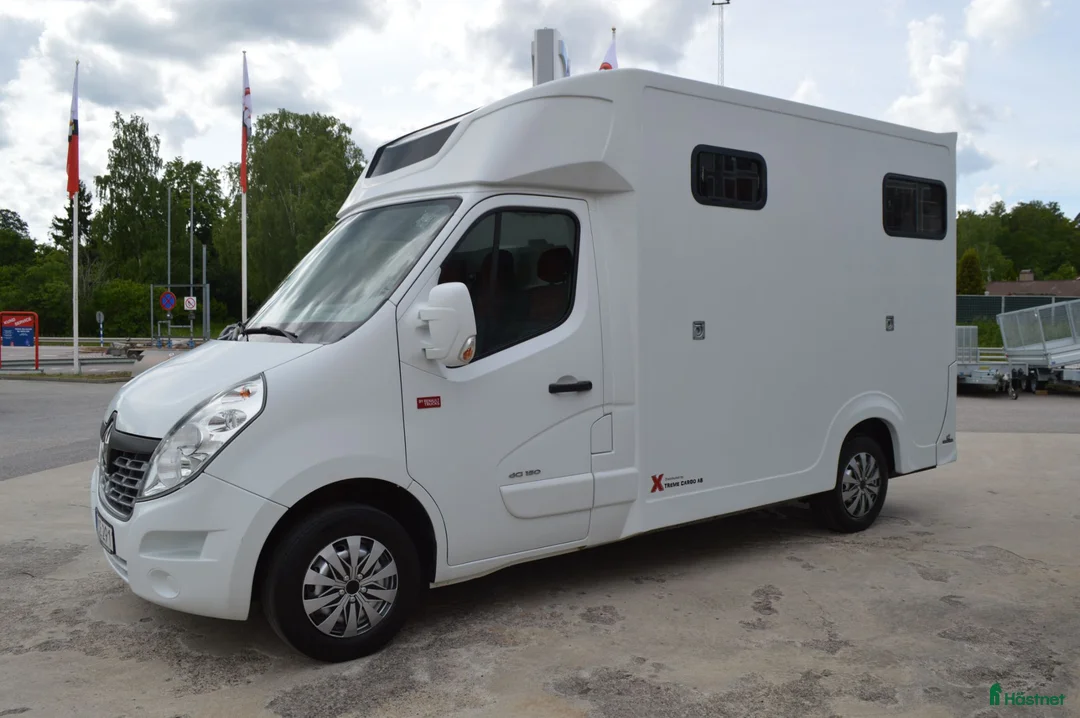 Hästlastbilar  fordon & transport till salu: Ameline 2016 3-sits, Automat  Endast 6078 mil - Annons 2