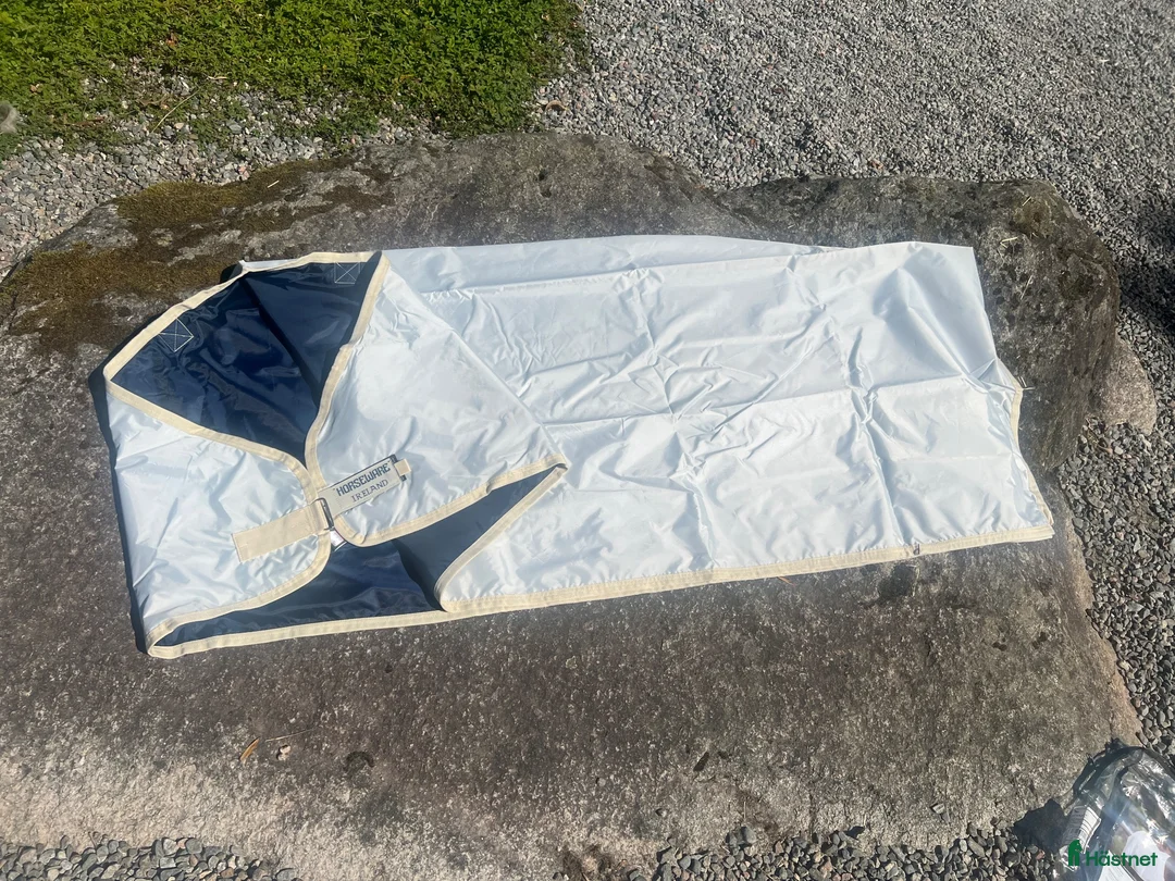 Täcken hästutrustning till salu: Horseware Waterproof Fly Rug Liner 155 cm - Annons 1