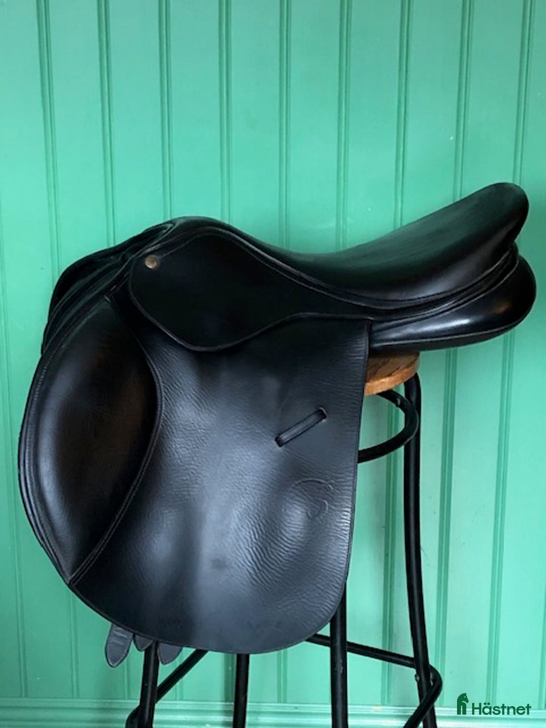 Sadlar hästutrustning till salu: Bates Momentum flatback i Falun - Annons 1