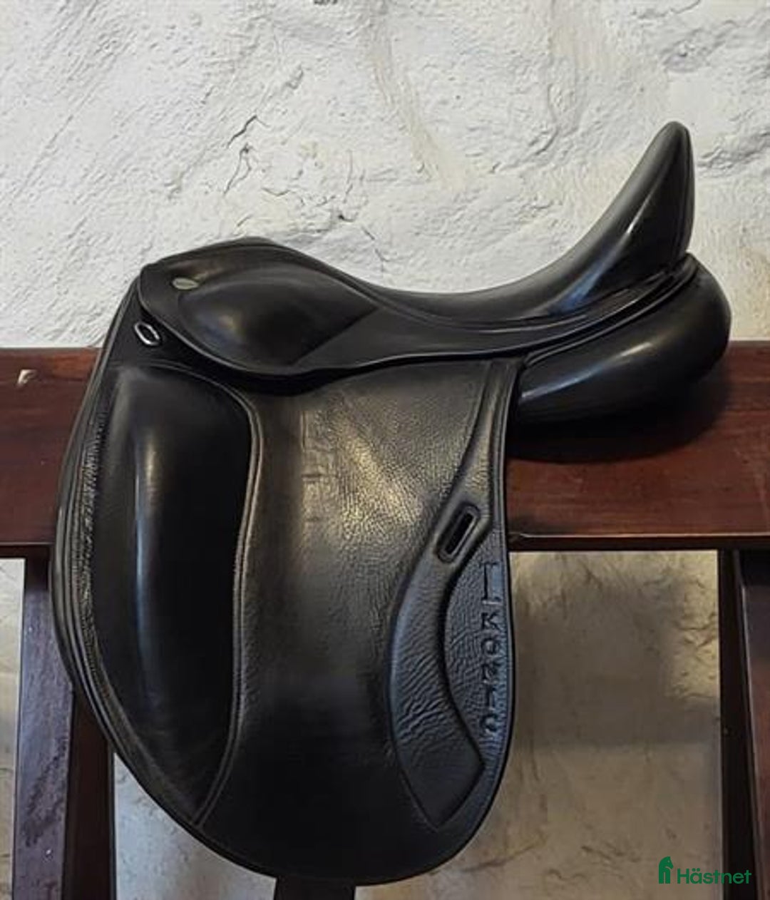 Sadlar hästutrustning till salu: Ikonic singelkåpa 17 tum i Åstorp - Annons 1
