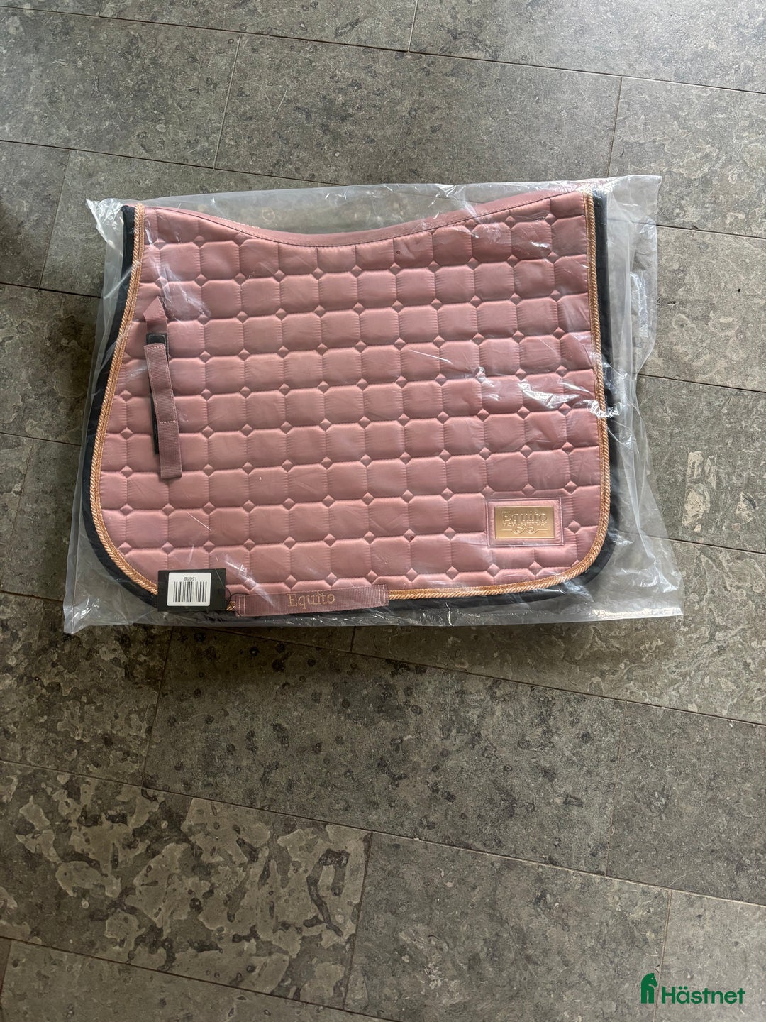 Schabrak & Vojlockar hästutrustning till salu: Oanvänt schabrak i Torslanda - Annons 1