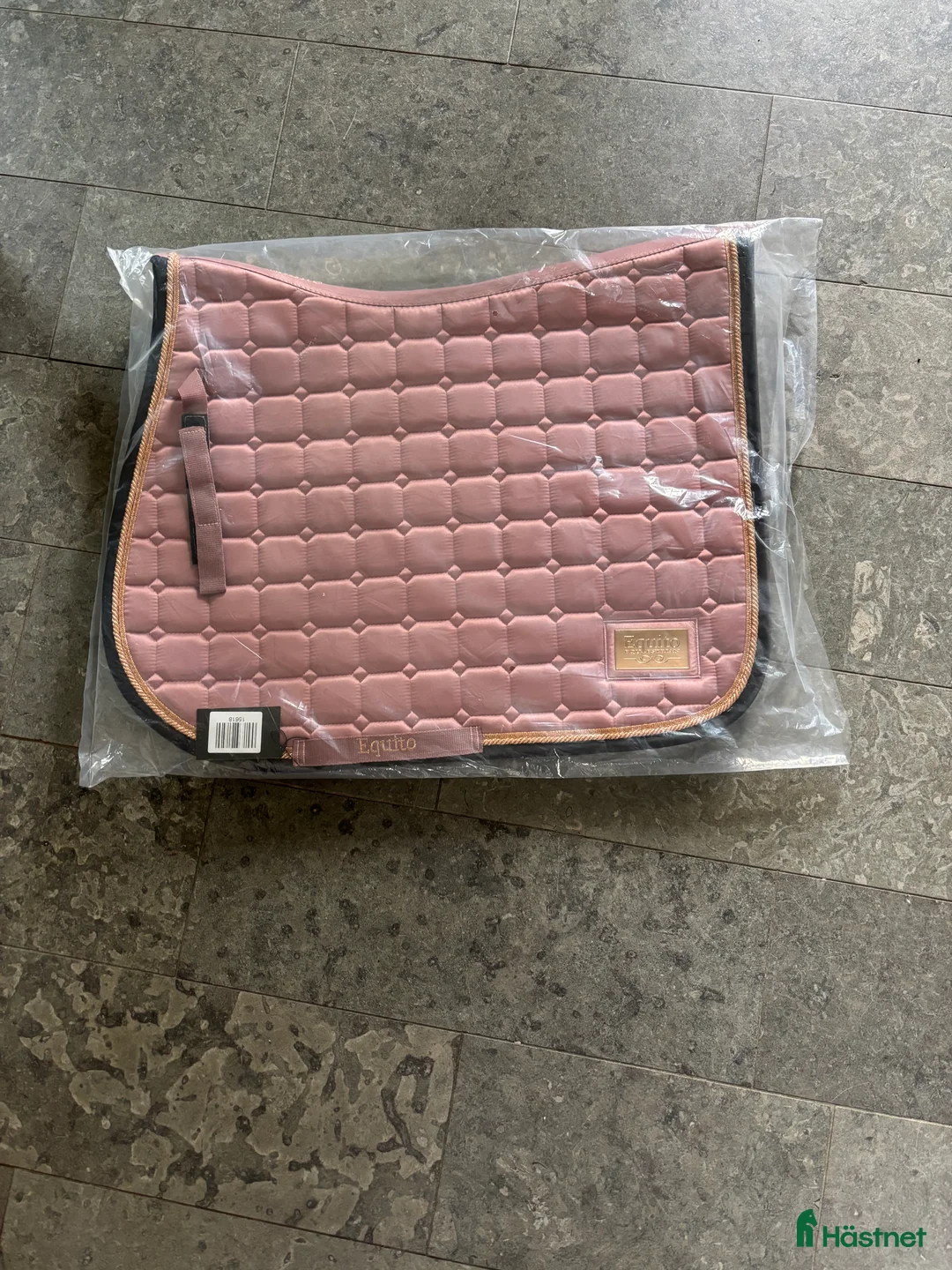 Schabrak & Vojlockar hästutrustning till salu: Oanvänt schabrak i Torslanda - Annons 1