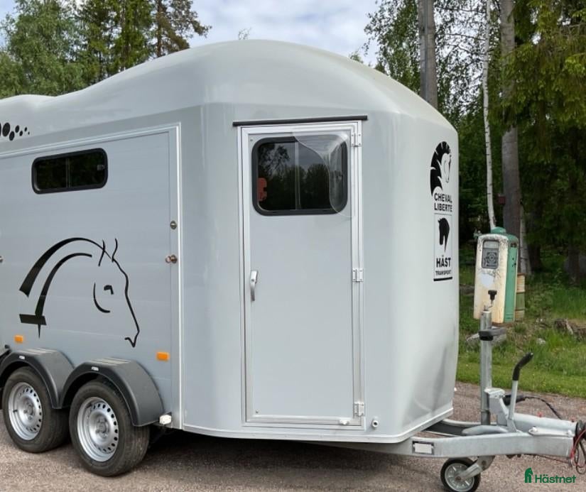 Hästtransporter  fordon & transport till salu: Hästtransport momsad - Annons 2