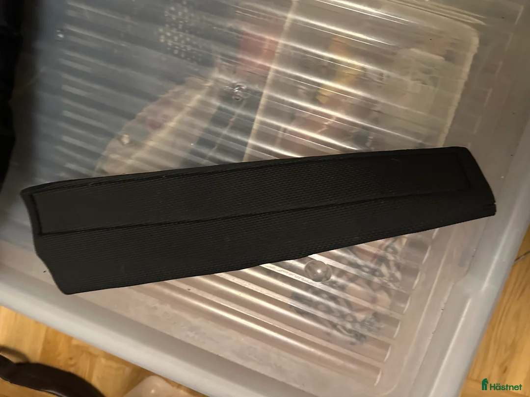 Övrig Hästutrustning hästutrustning till salu: Helt nytt svart svans skyd i Borlänge - Annons 2