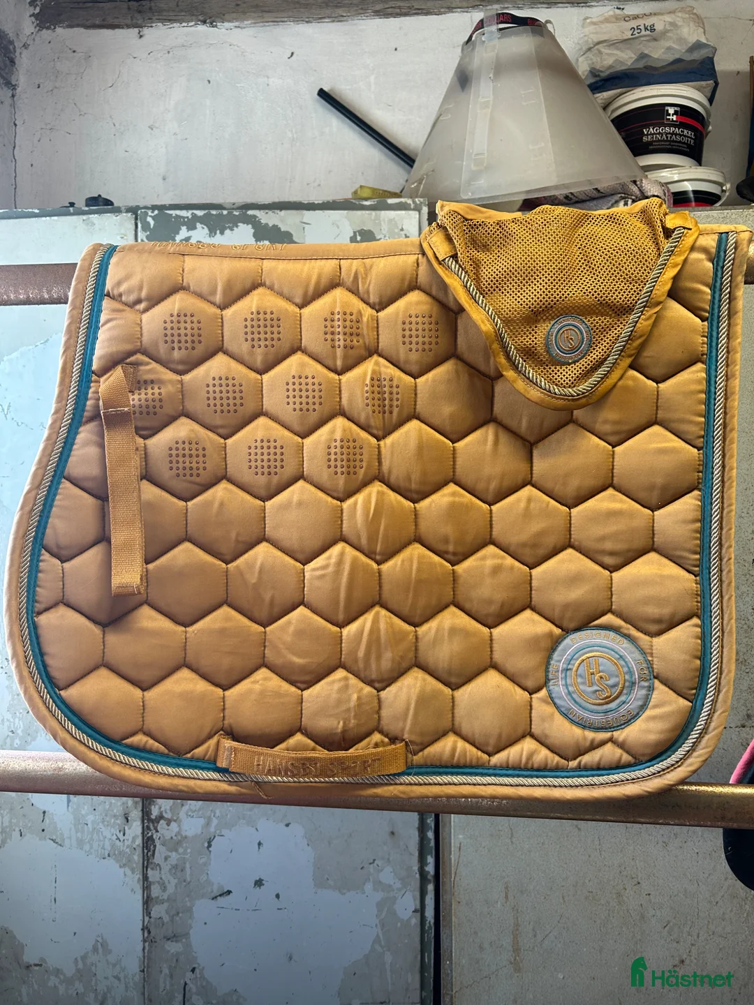 Schabrak & Vojlockar hästutrustning till salu: Schabrak och huva Hansbo sport - Annons 1