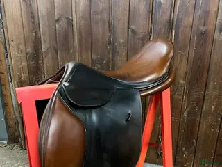 Sadlar hästutrustning Butet C 17,5” - Annons 2