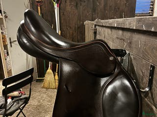 Sadlar hästutrustning till salu: Equipe Expression 16.5” - Annons 9