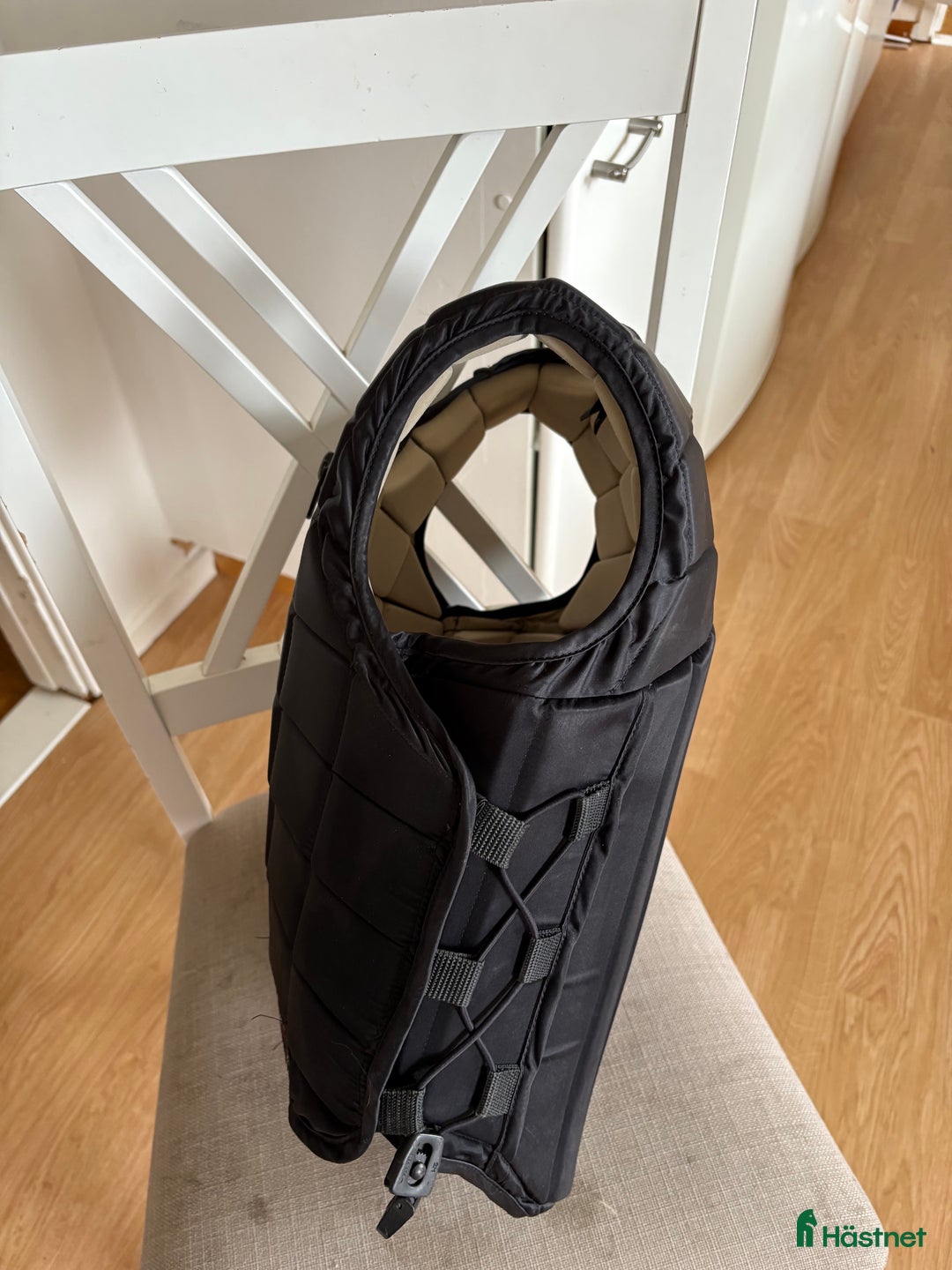 Säkerhetsvästar ryttarutrustning till salu: Fin racesafe väst  i Skärhamn - Annons 2