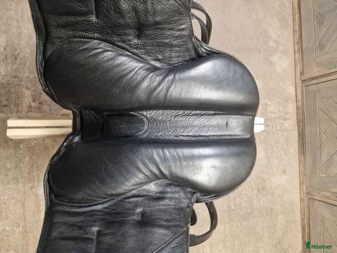 Sadlar hästutrustning till salu: Heather Moffet Vogue Deluxe i Löberöd - Annons 3