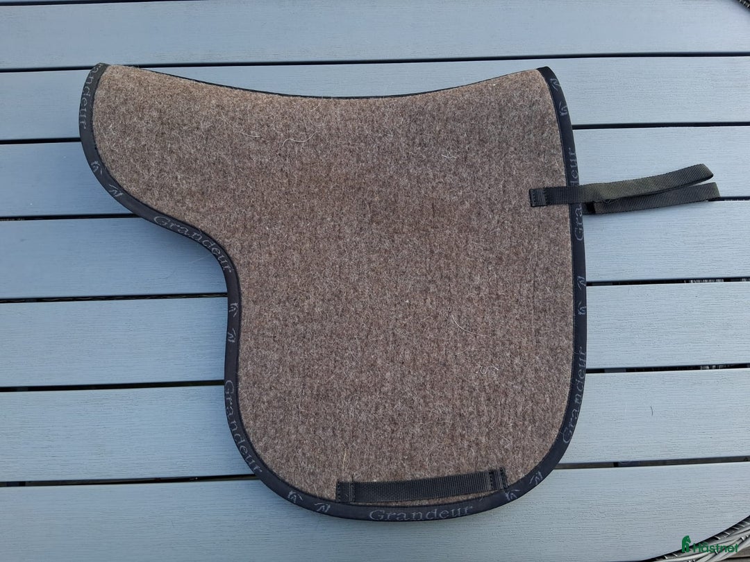 Schabrak & Vojlockar hästutrustning till salu: Diverse schabrak, paddar & vojlockar i Ljungbyholm - Annons 5