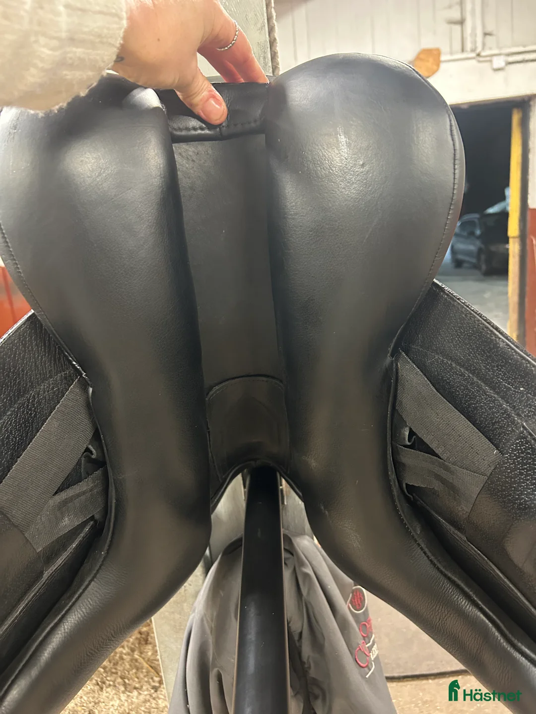 Sadlar hästutrustning till salu: Santa Cruz Colbert Brothers Flo, dressyr 17’ i Norrtälje - Annons 4