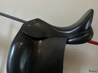 Sadlar hästutrustning Superfin Ikonic classic 17,5 MW - Annons 1