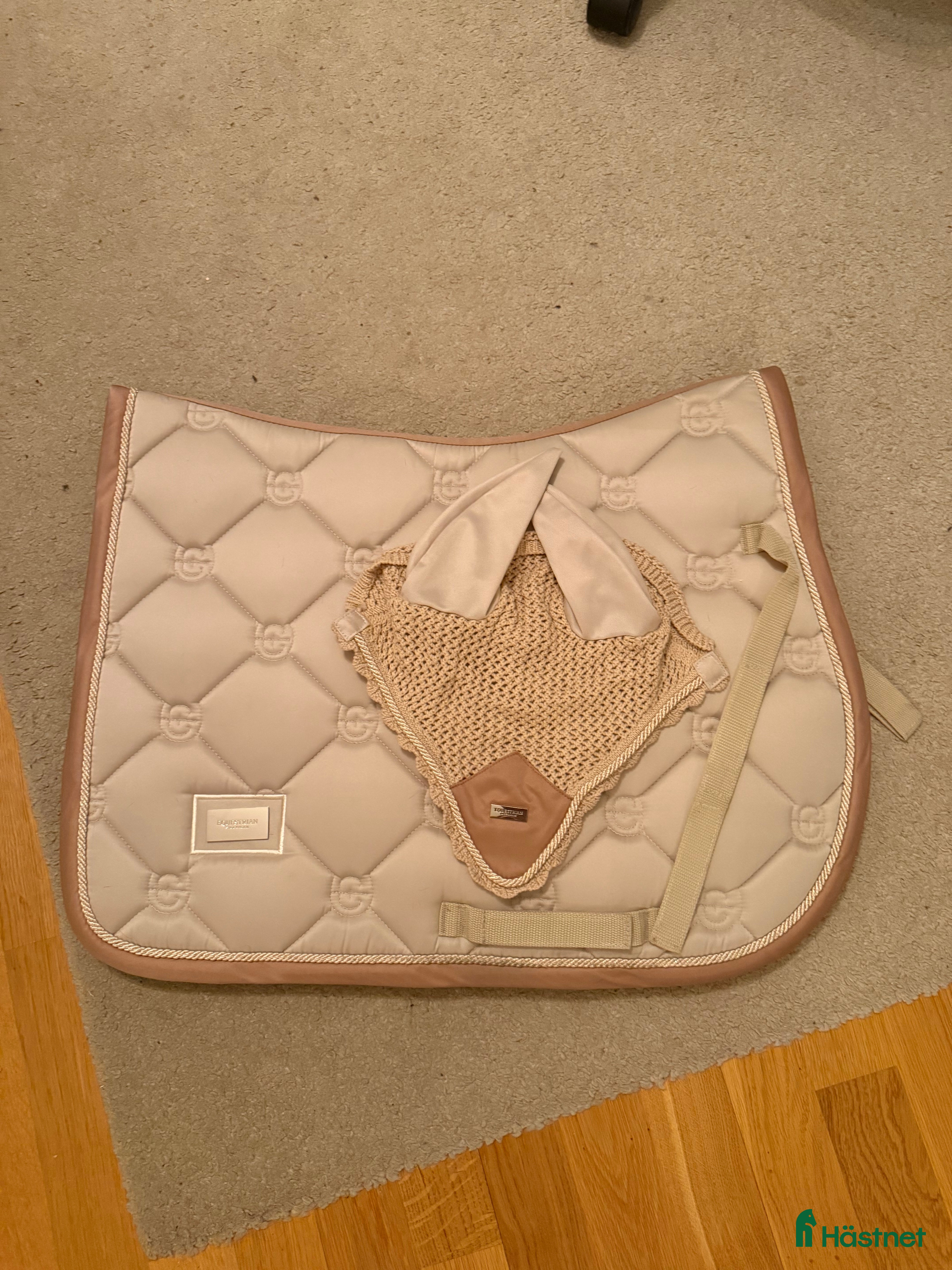 Schabrak & Vojlockar hästutrustning ES schabrak desert rose i Nacka - Annons 17