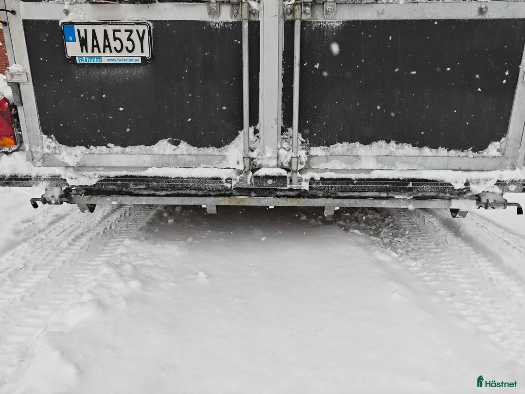 Hästtransporter  fordon & transport till salu: Fransk premium transport Fautras Oblic+2 i Kumla - Annons 14