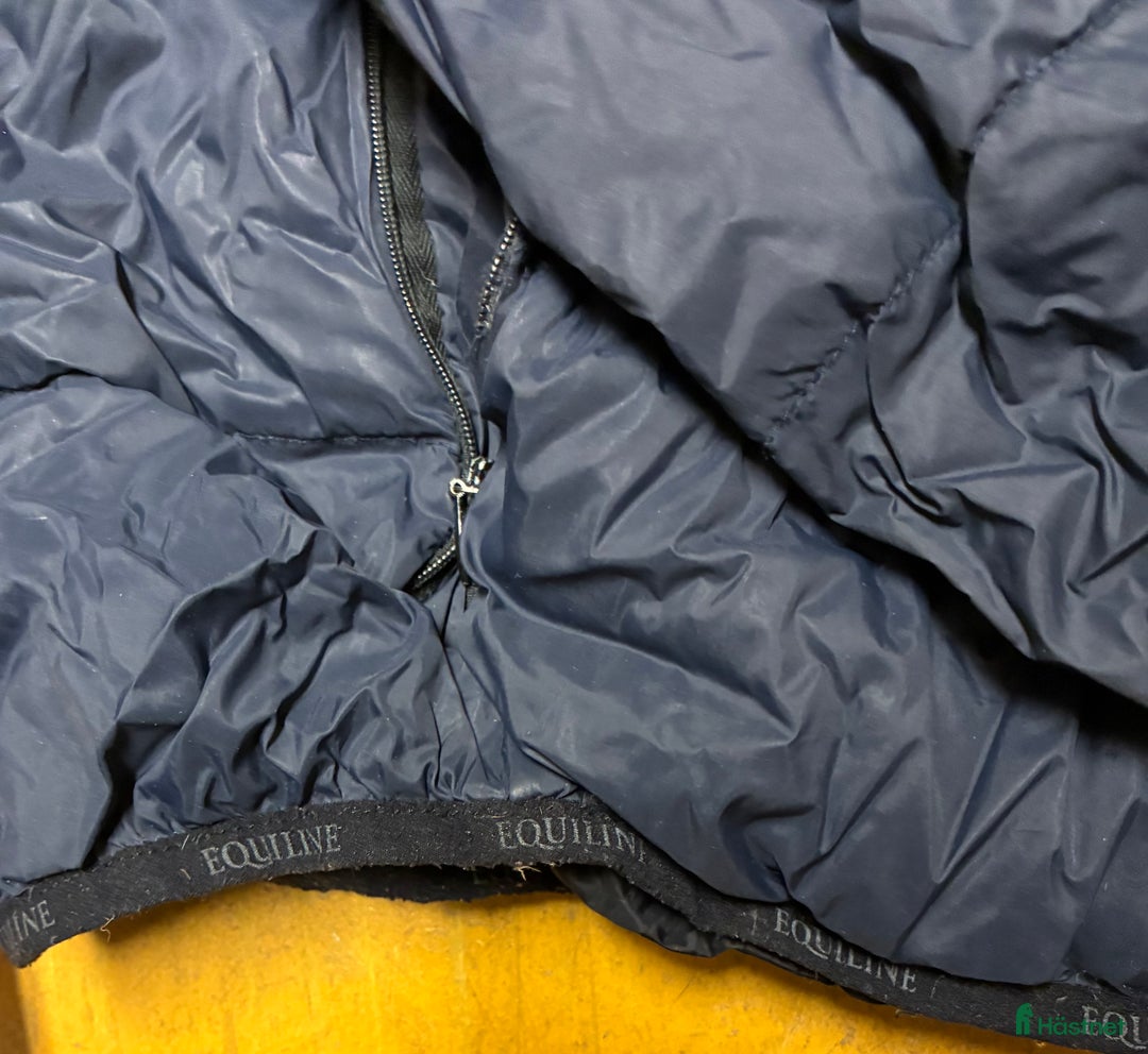 Jackor & Kavajer ryttarutrustning till salu: Equiline dunjacka i Stockholm - Annons 2