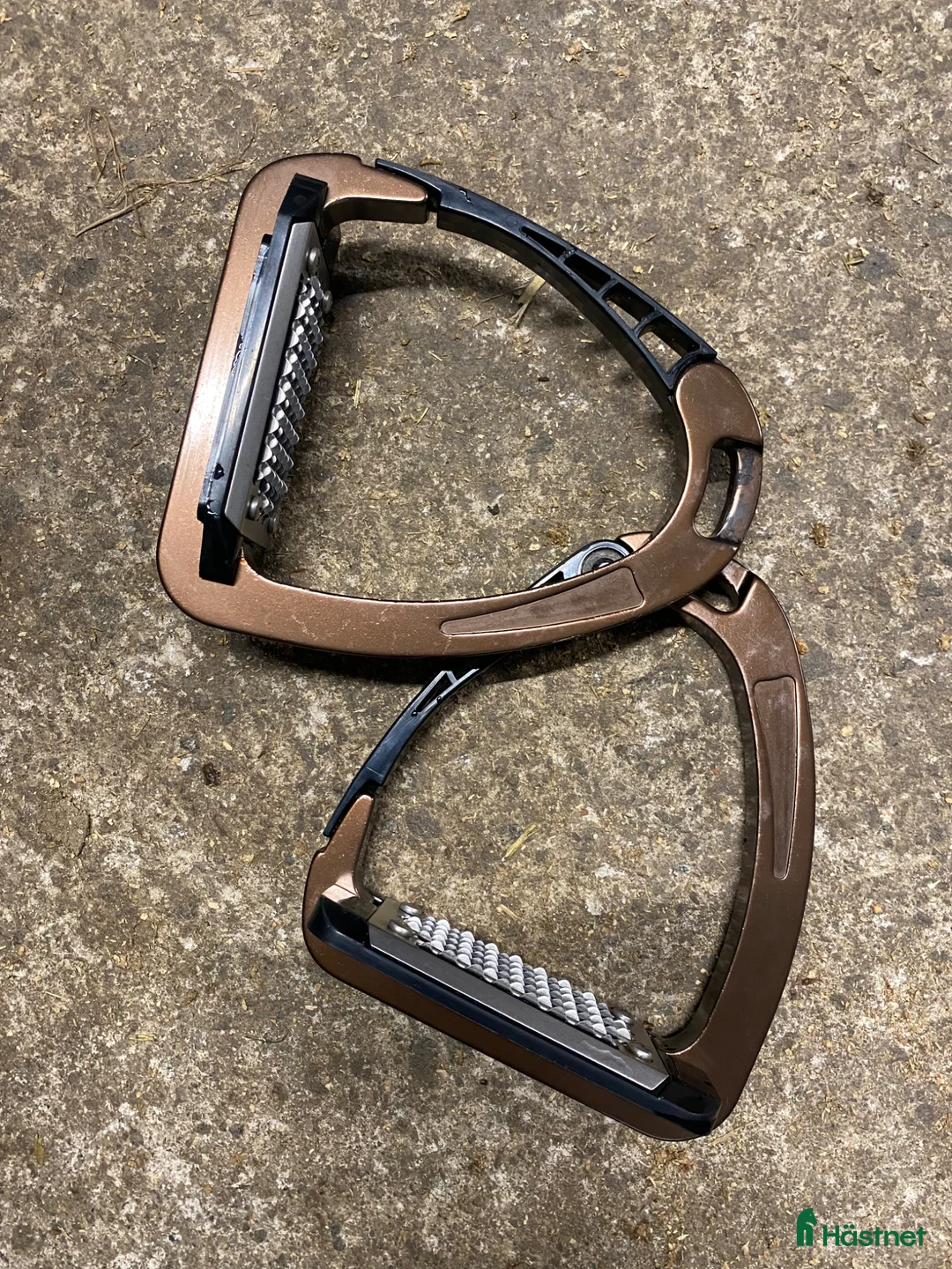 Stigbyglar hästutrustning till salu: Bruna Acavallo stigbyglar - Annons 2