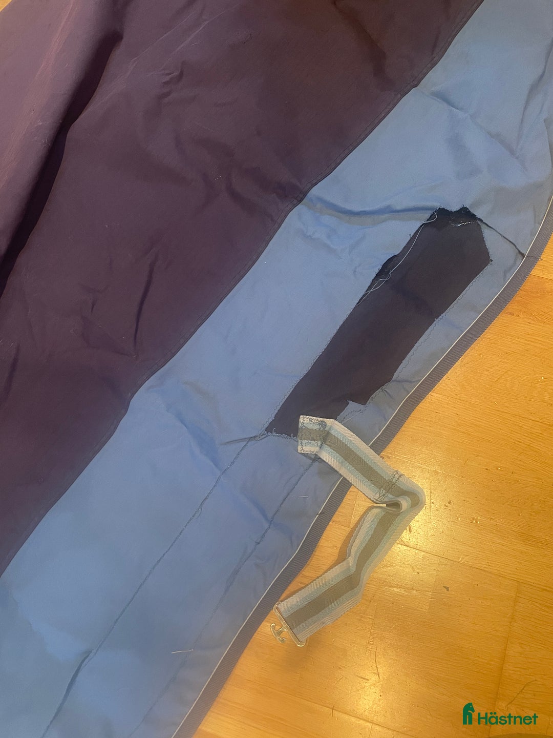 Täcken hästutrustning till salu: Shires överdragstäcke i Rosersberg - Annons 2