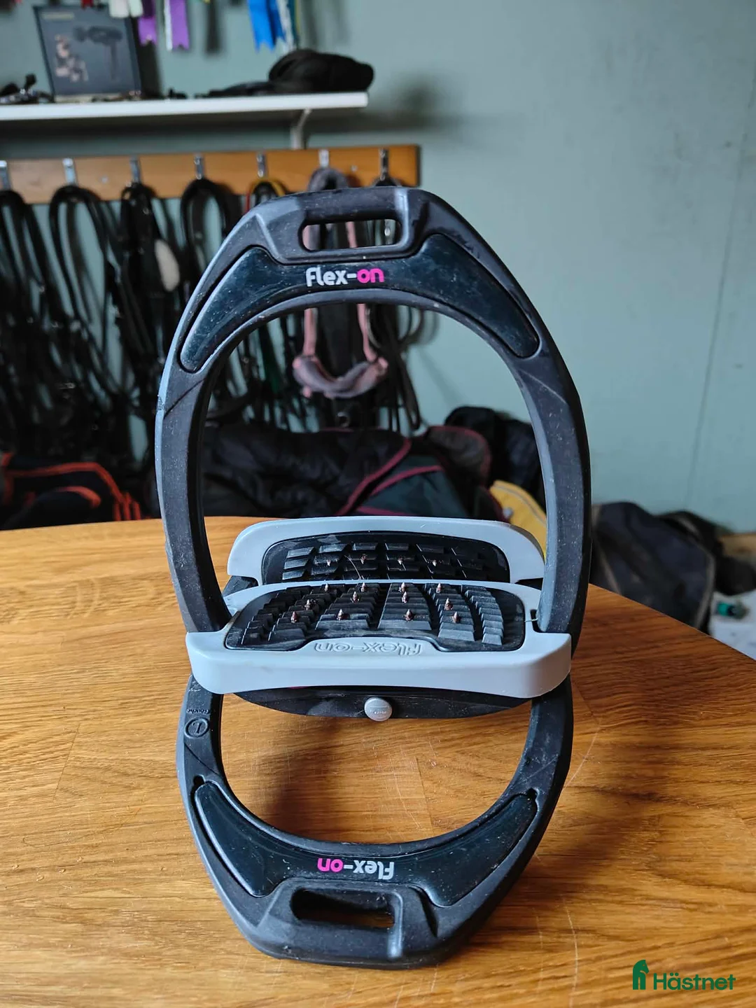 Stigbyglar hästutrustning till salu: Flex-on stigbyglar - Annons 1