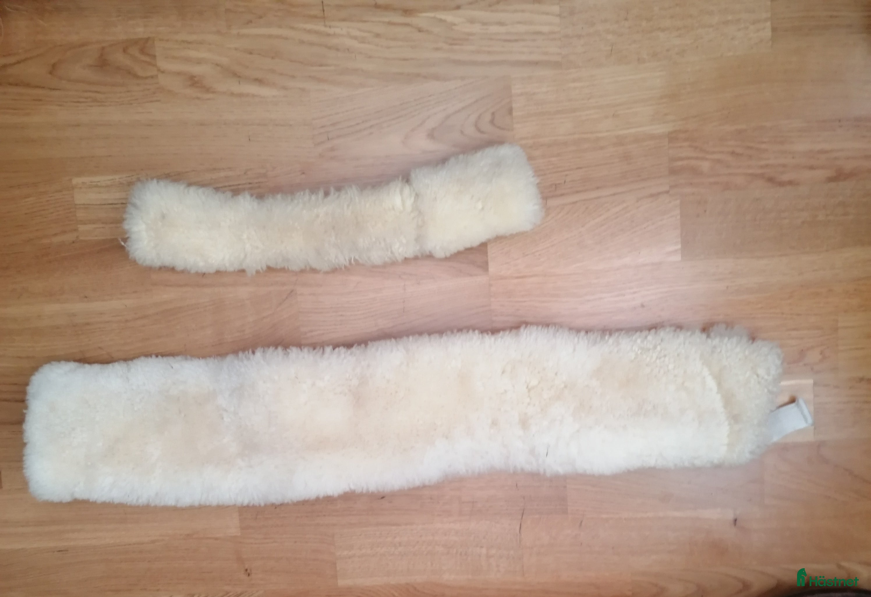 Övrig Hästutrustning hästutrustning till salu: Nackremsludd i fårskinn i Västra Frölunda - Annons 3