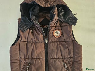 Övrigt Ridkläder ryttarutrustning till salu: Brun Pikeur ridväst i Härnösand - Annons 9