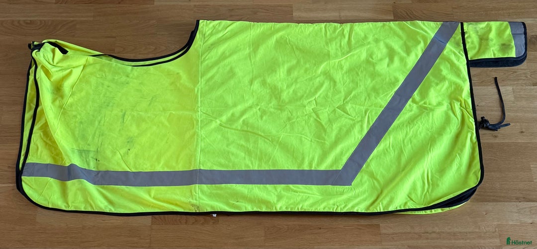 Täcken hästutrustning till salu: Ländtäcken i Vikingstad - Annons 3