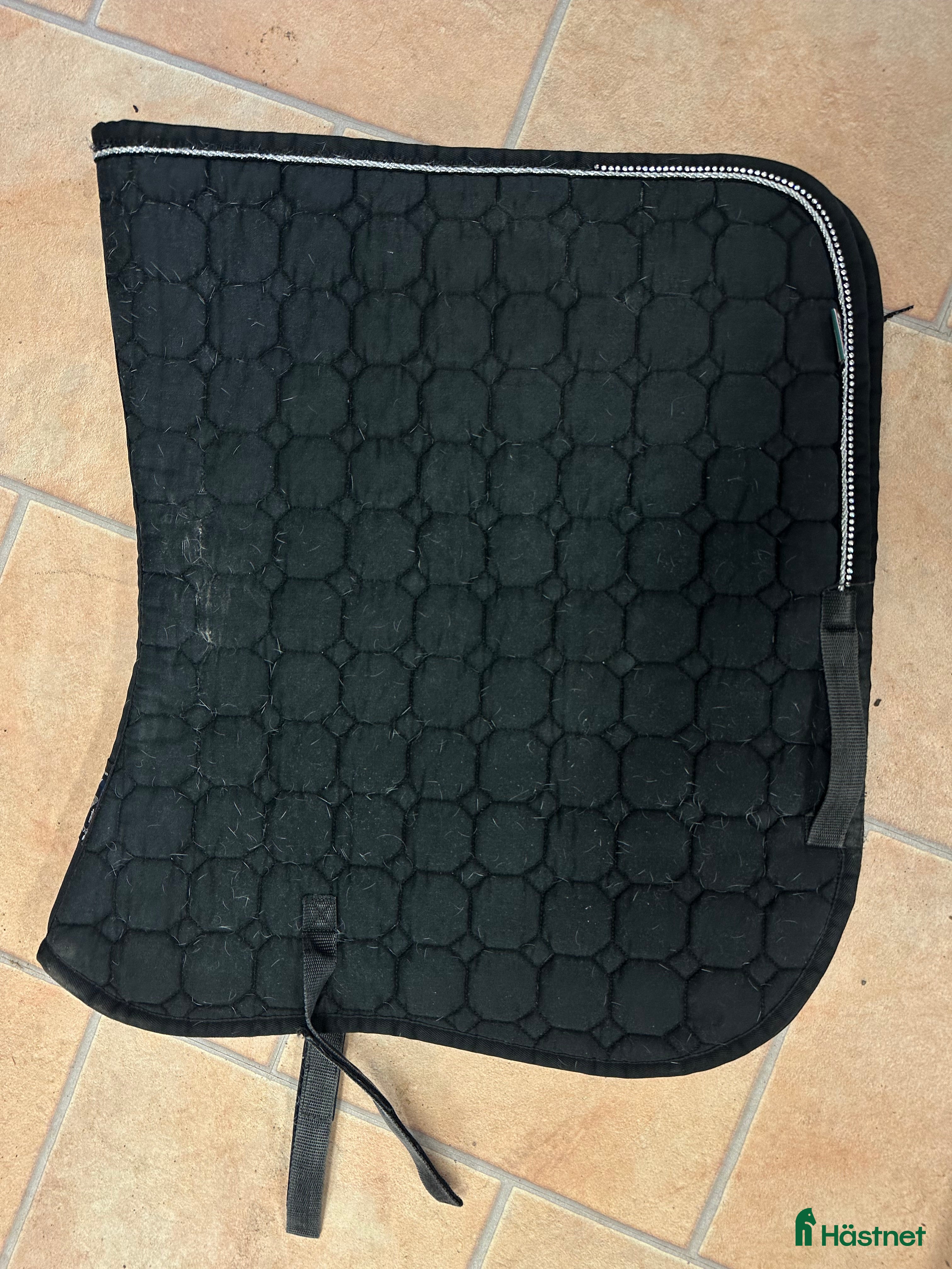 Schabrak & Vojlockar hästutrustning till salu: Flera dressyrschabrak Full i Ljungby - Annons 2