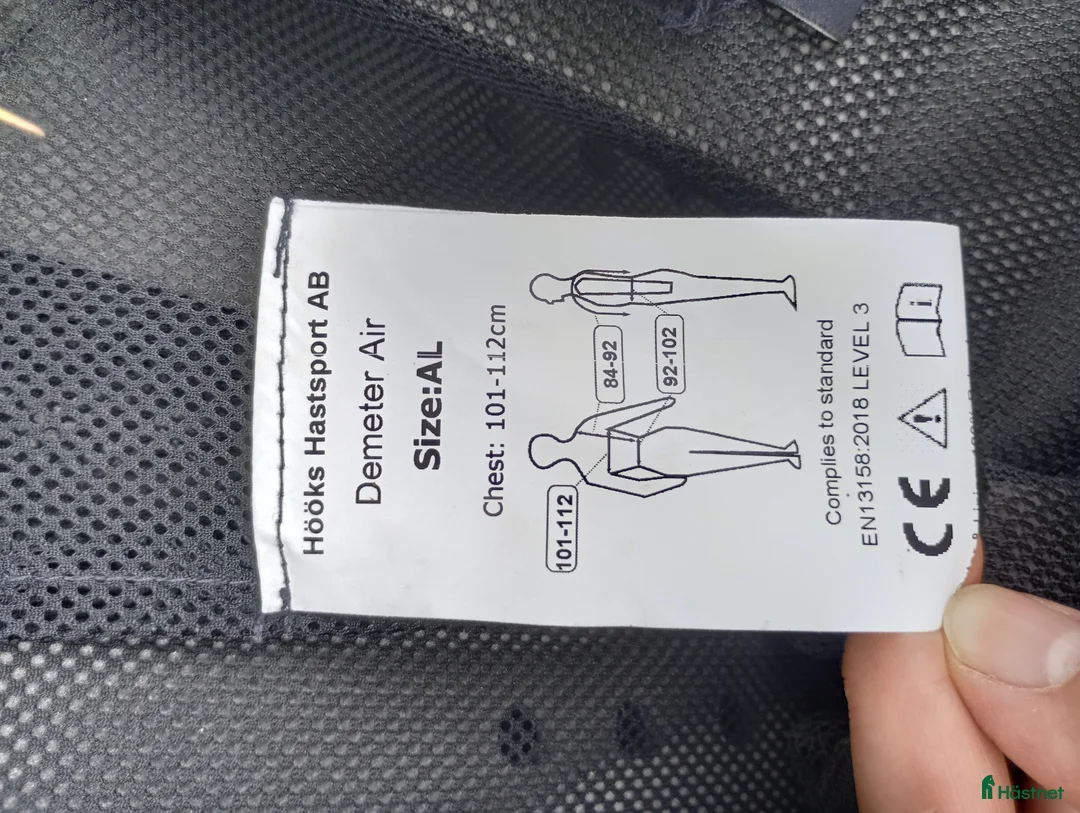 Säkerhetsvästar ryttarutrustning till salu: Säkerhetsväst i Vänersborg - Annons 3