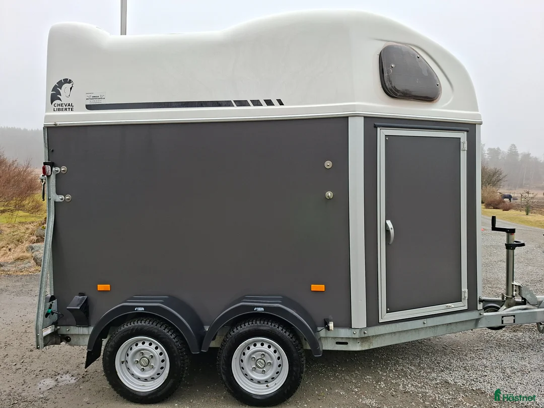 Hästtransporter  fordon & transport till salu: Cheval Gold First - Annons 1