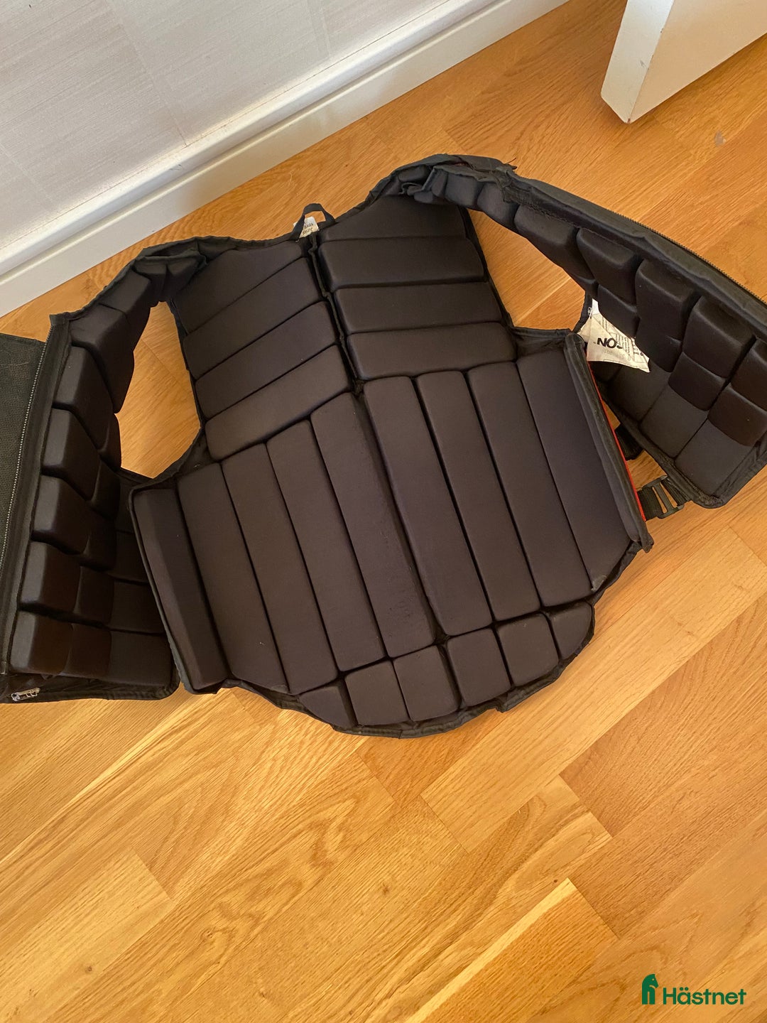 Säkerhetsvästar ryttarutrustning till salu: Jacson ridväst level 3 i Oxelösund - Annons 4