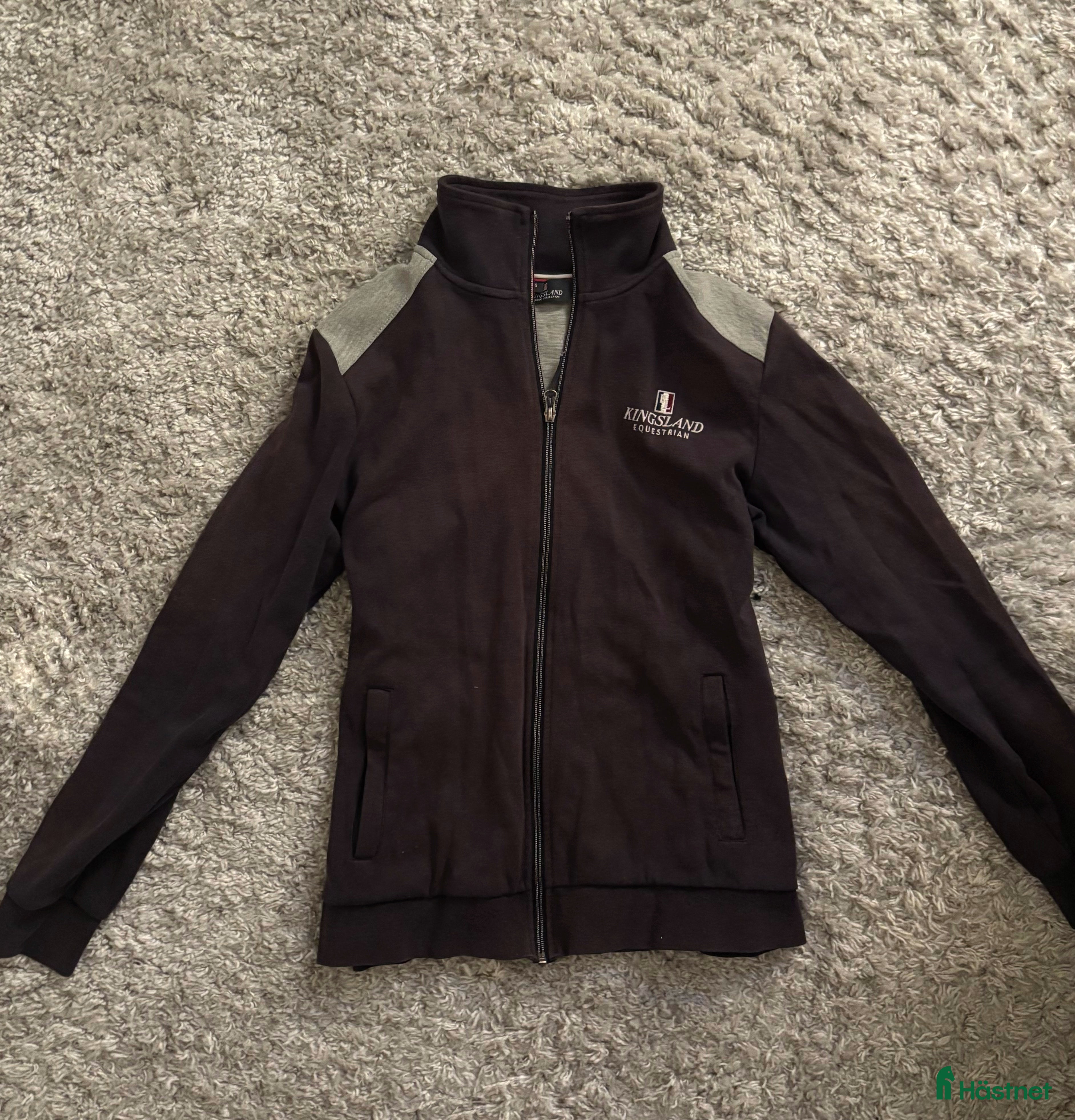 Övrig Ryttarutrustning ryttarutrustning till salu: kingsland zip tröja  - Annons 1