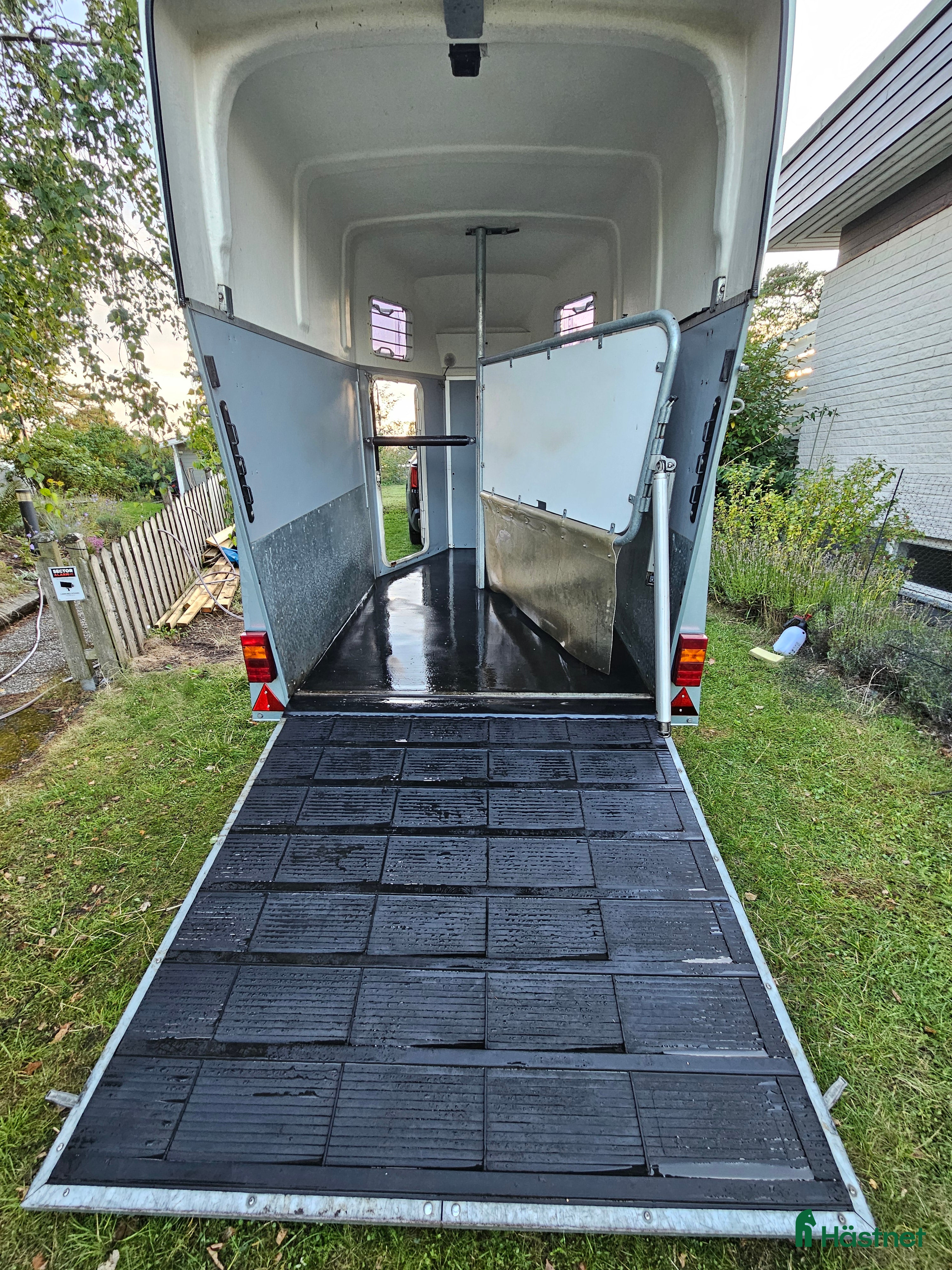 Hästtransporter  fordon & transport till salu: Thule Prestige 135 -2011 i Älta - Annons 10