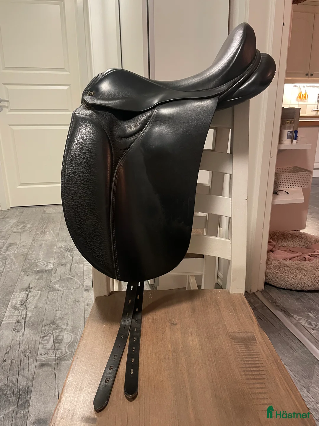 Sadlar hästutrustning till salu: Dressyrsadel Morris and Noland  - Annons 1