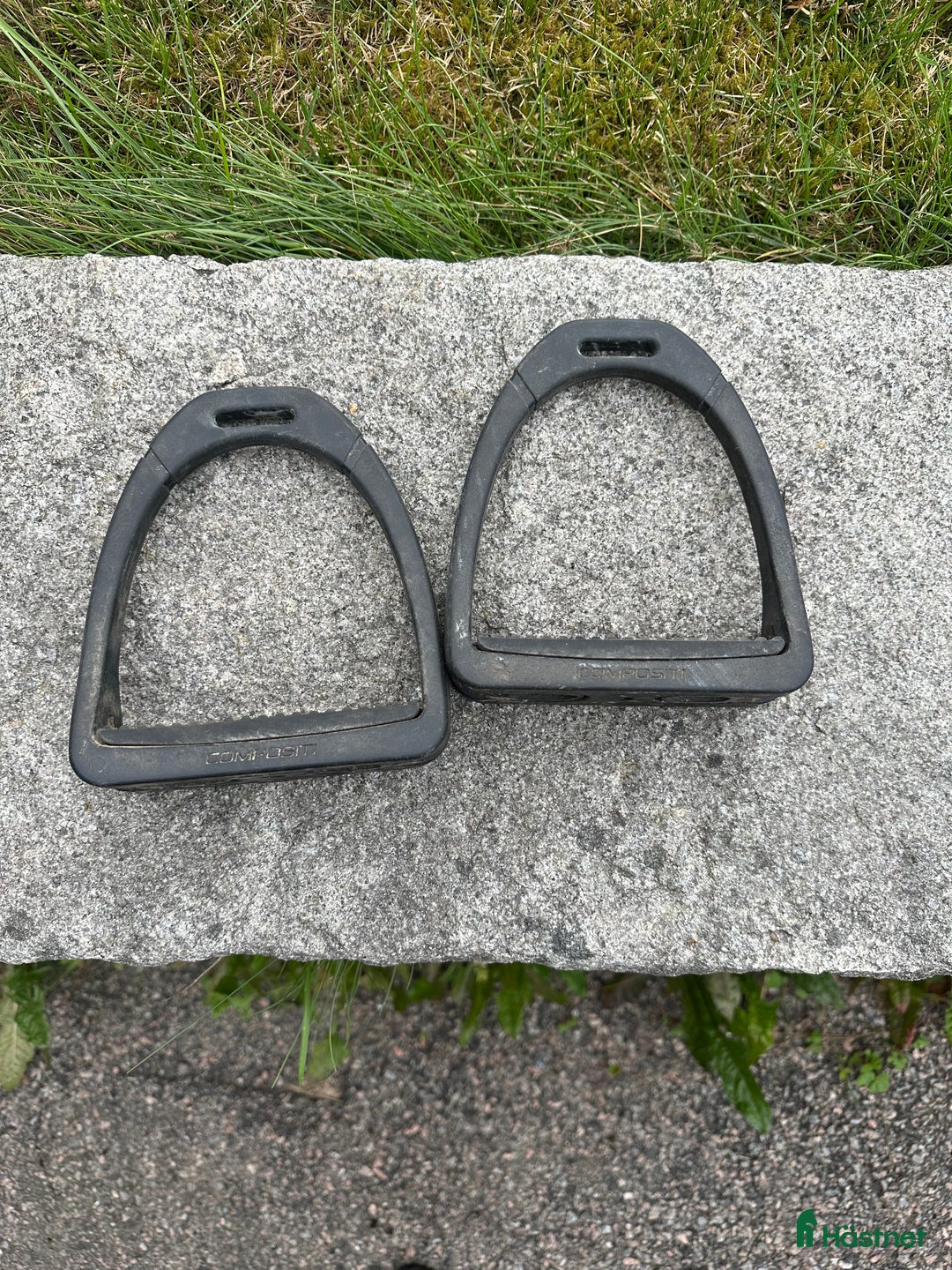 Övrig Hästutrustning hästutrustning till salu: Komposit stigbyglar i Vretstorp - Annons 1