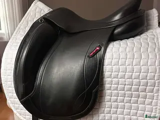 Sadlar hästutrustning Equipe Olympia, svart, 16" - Annons 1